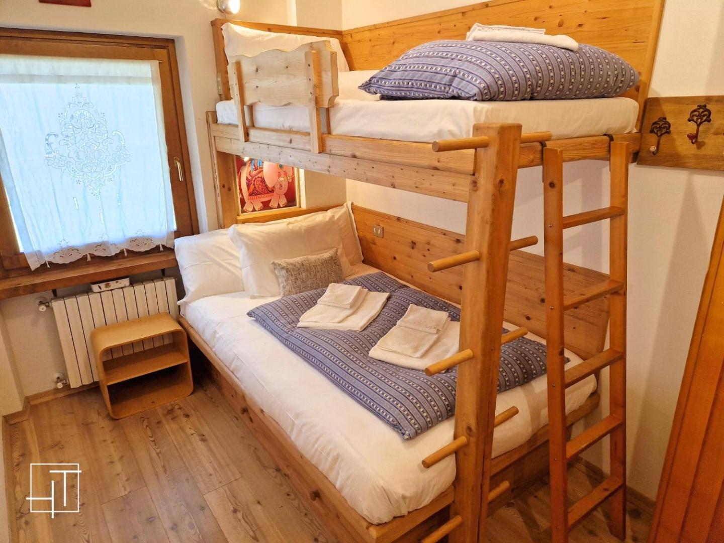 Ht - Ciasa Dahu Cortina Escape Apartment San Vito di Cadore Luaran gambar